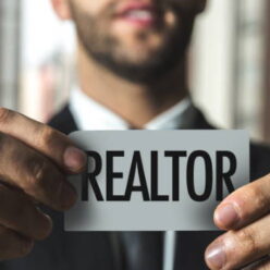 Pros and Cons of Using a Realtor to Sell Your Land